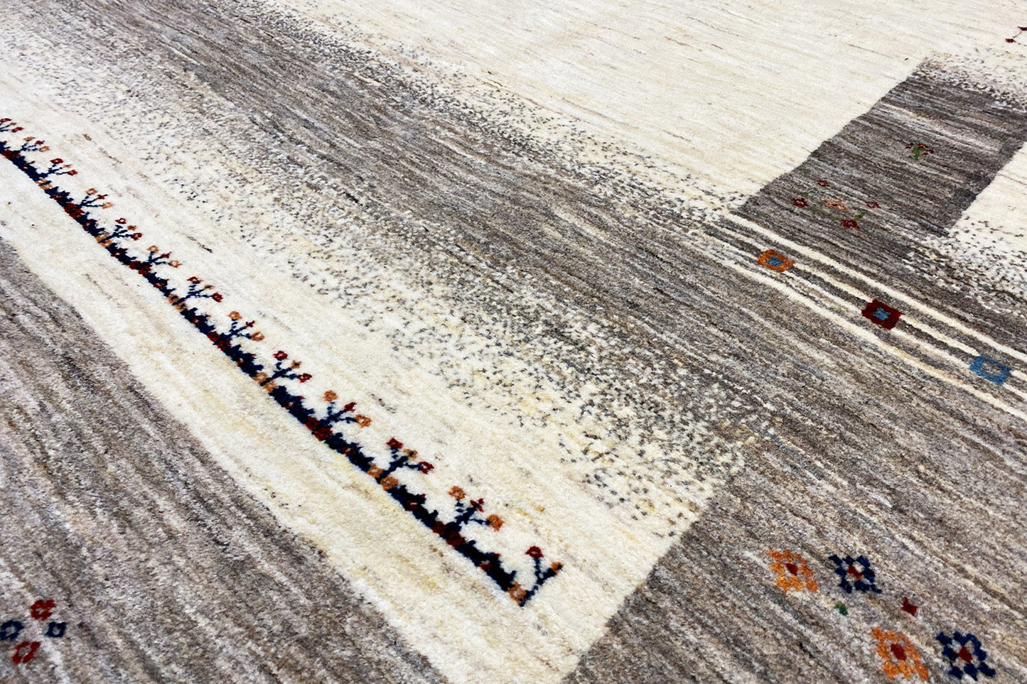 Gabbeh (289x196cm) - German Carpet Shop