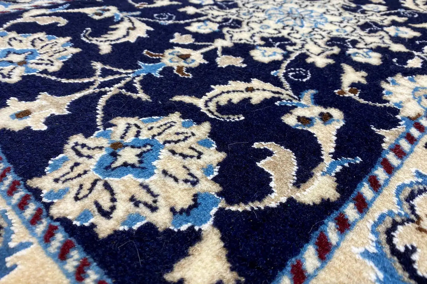 Nain (90x61cm) - German Carpet Shop