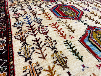 Esszimmer Traditioneller Baluch Teppich creme geometrische Ornamente