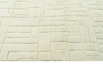 Nahaufnahme Teppich 300x250 cm creme: quadratisches Relief und Ziegelstruktur
