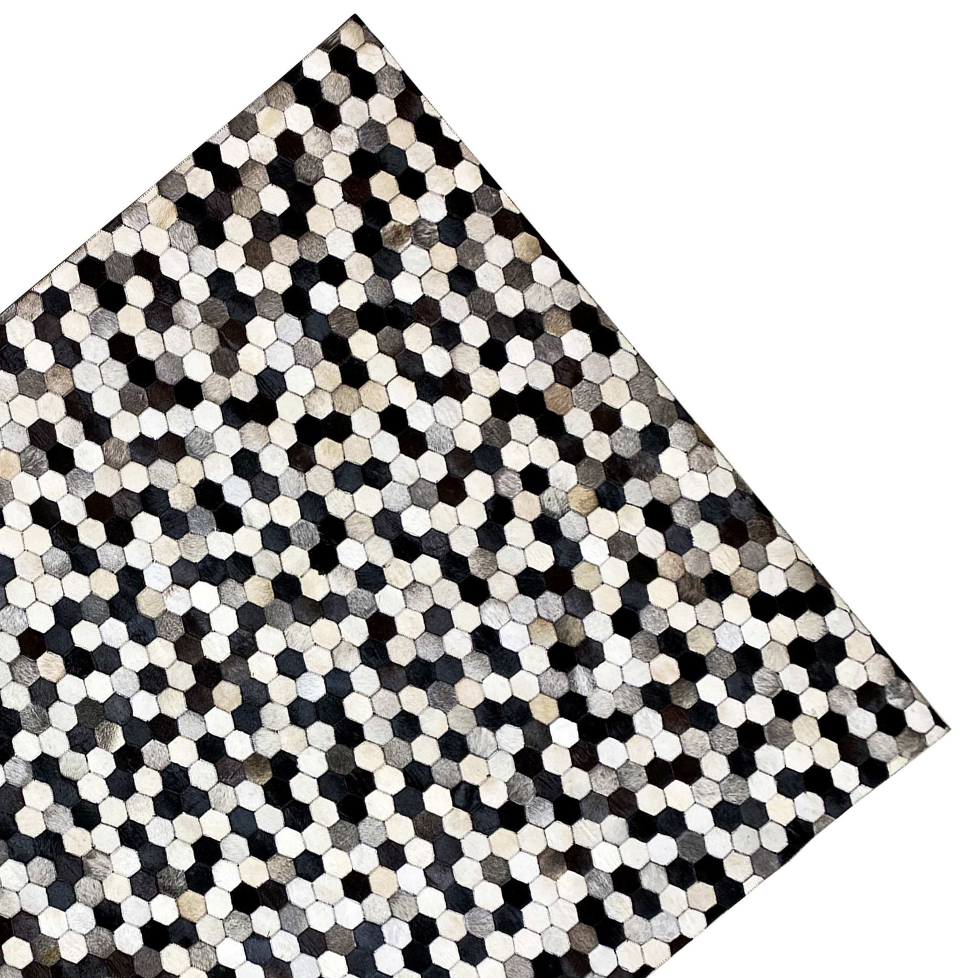 Hexagonaler Kalbsleder Teppich 243x156 cm - German Carpet Shop