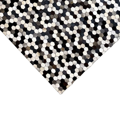 Hexagonaler Kalbsleder Teppich 243x156 cm - German Carpet Shop