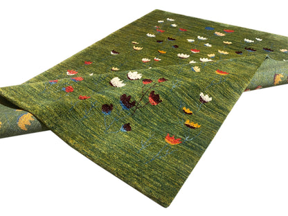 Rechteckiger Gabbeh Luri-Teppich in Olivgrün mit bunten Blumenmotiven