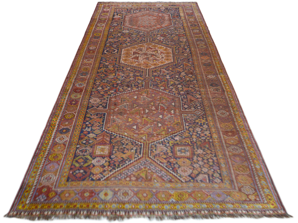 Orientteppich im Rechteckformat mit farbigem Ranken- und Medaillonmuster, 455x194 cm