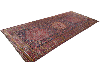 Orientteppich mit Patchwork-Ornamenten in Rostrot, Blau und Goldtönen, 455x194 cm