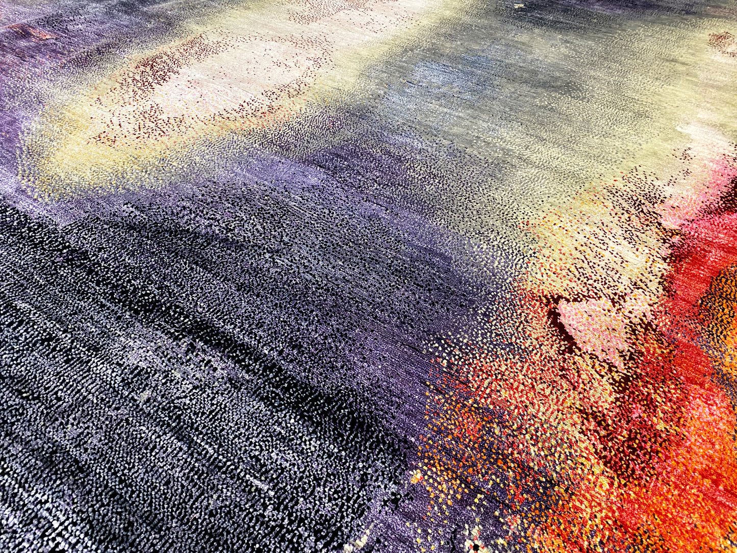 Abstrakter Premium Teppich für modernes Interieur