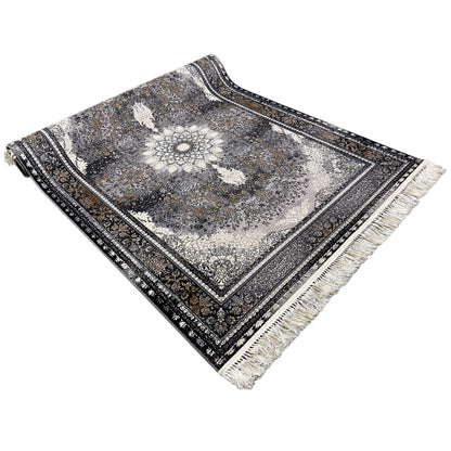 Strapazierfähiger maschinengewebter Teppich, klassisch orientalisches Design, neutrale Schwarz-Grau-Farbe, für große Räume.