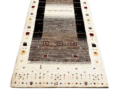 Langer Gabbeh Teppich Läufer für moderne Wohnräume