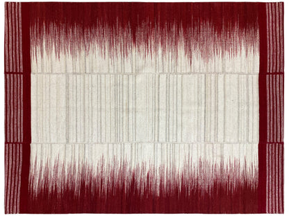 Kelim-Teppich 170x240 cm mit hellem Mittelbereich und weinroten Streifen am Rand