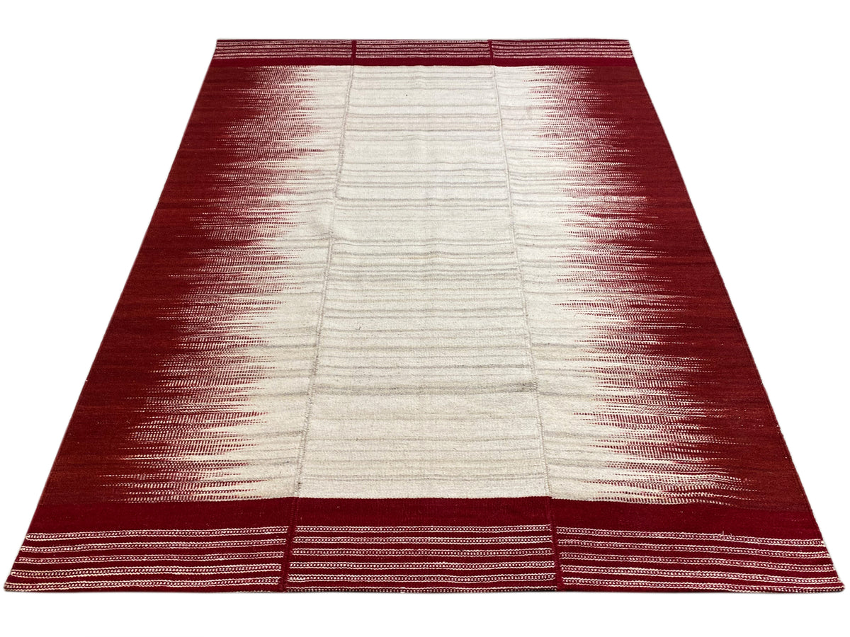 Kelim-Teppich 170x240 cm mit hellem Mittelband und weinrotem Rahmenstreifen