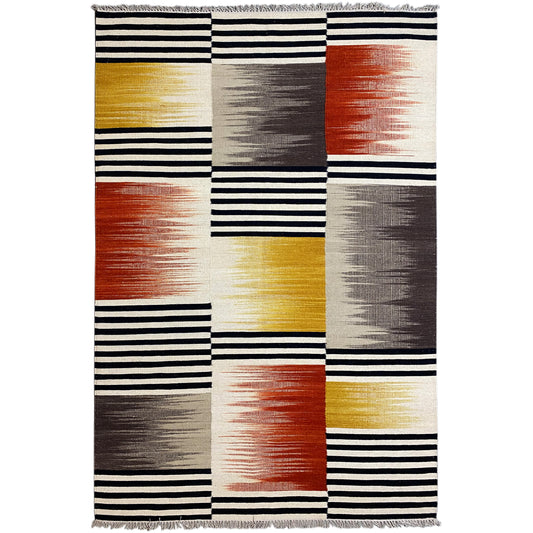 Kelim-Teppich mit Patchwork aus Streifen und Blockfeldern in Schwarz, Gelb, Braun und Creme