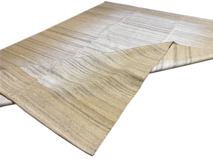 Kelim-Teppich 170x240 cm Eckdetail mit beigem und cremefarbenem Muster