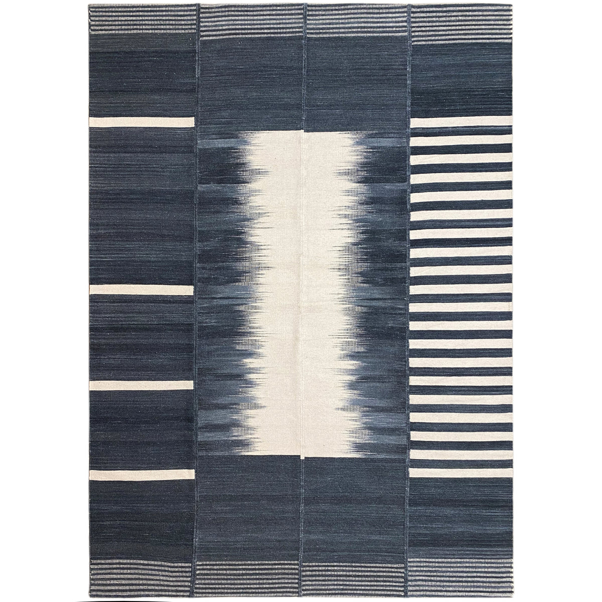 Kelim-Teppich 200x300 cm mit Patchwork-Optik in Dunkelblau und Creme, gesäumt mit Streifen