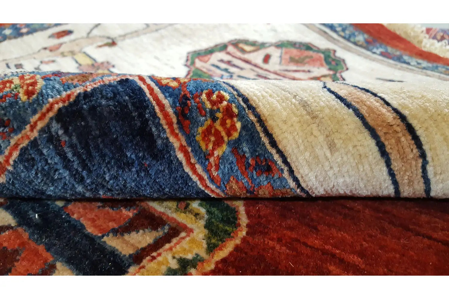 Qashqai Exklusiv (286x246cm) - German Carpet Shop