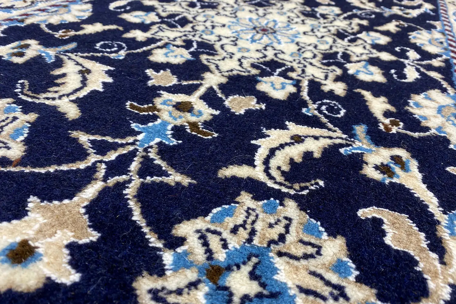 Nain (88x60cm) - German Carpet Shop
