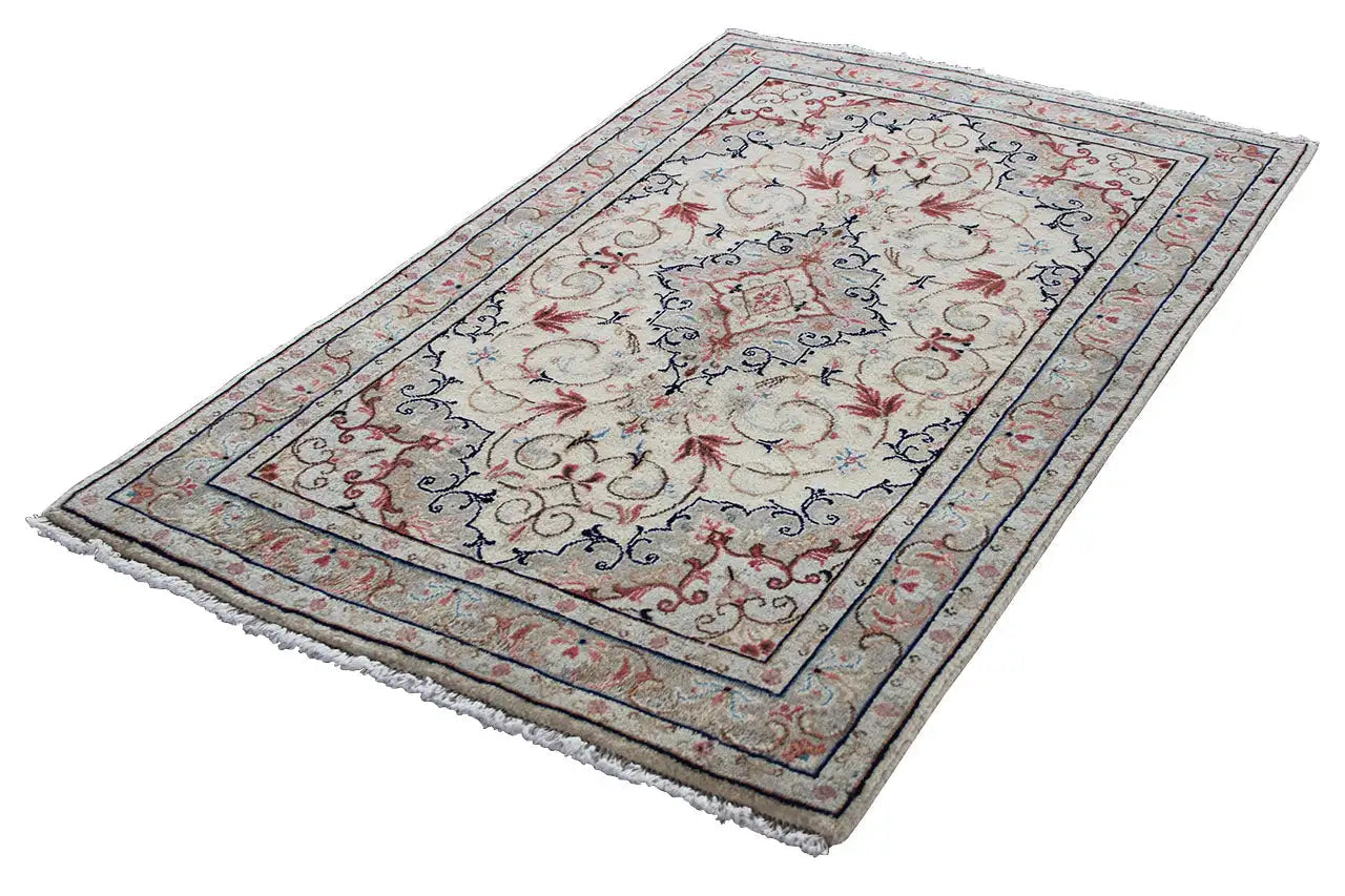 Keshan - Beige (153x105 cm) - German Carpet Shop