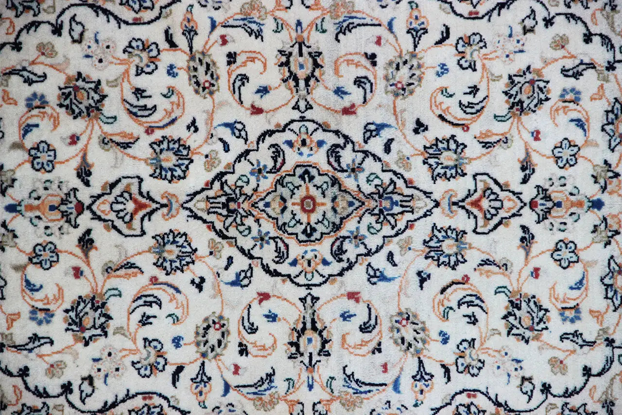 Keshan - Beige (147x103 cm) - German Carpet Shop
