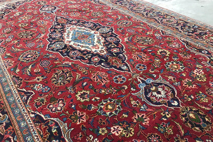 Keshan - Rot (325x197 cm) - German Carpet Shop