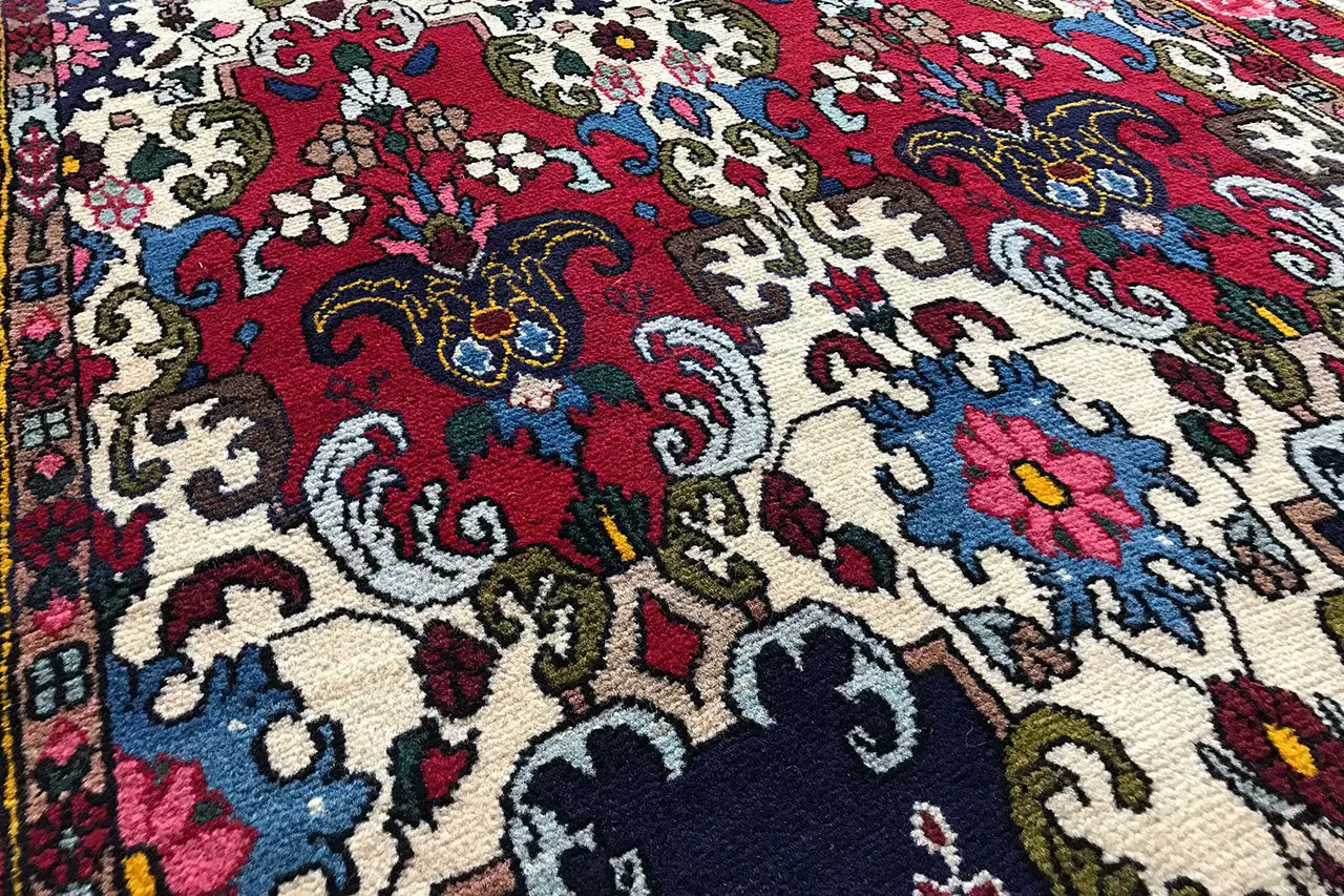 Bakhtiari - (142x104cm) - German Carpet Shop