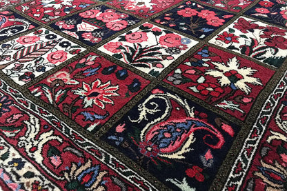 Bakhtiari - (157x106cm) - German Carpet Shop